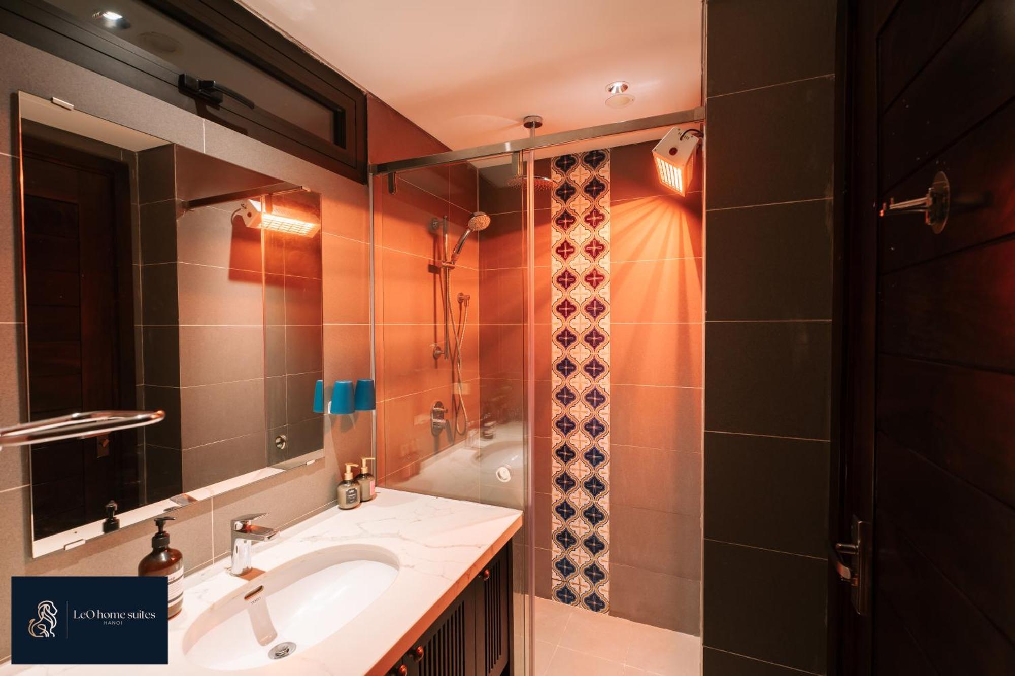 Home Suites -Natural Light -Projector -Spacious - 2Br Incenter Hanoi Exterior photo